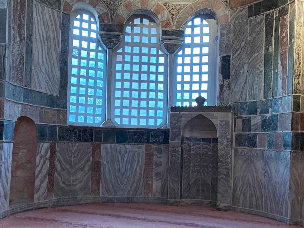 科拉教堂 The Chora Church 名為「鄉下神聖救主教堂」: 清真寺正門通常開向 麥加
