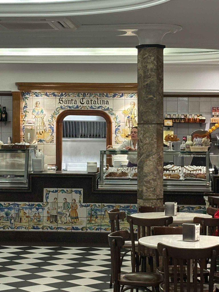 西班牙油條 Churros : 兩百年傳統的 Horchatería Santa Catalina