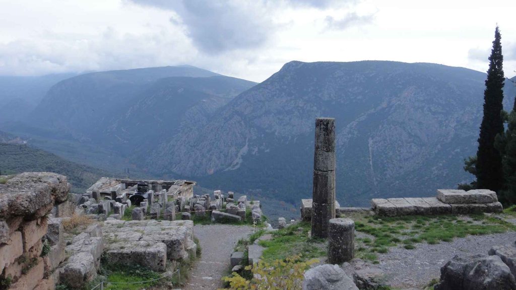 希臘 : 德爾菲 Delphi ——「世界的中心」