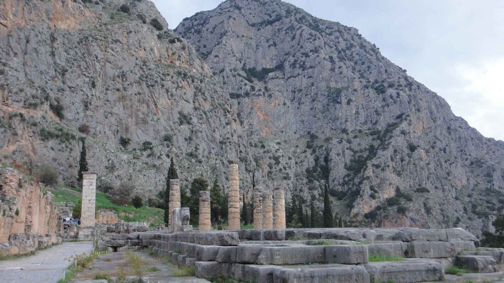 希臘 : 德爾菲 Delphi ——「世界的中心」