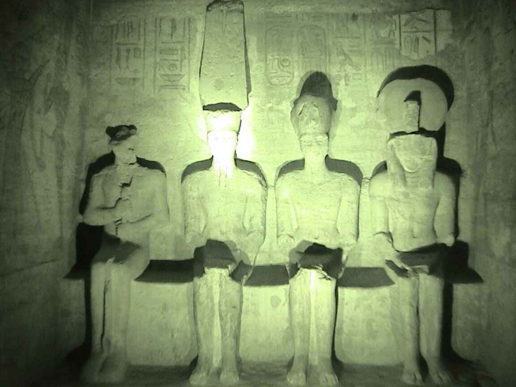 阿布辛貝神殿 : 冥神帕塔 Path、阿蒙-拉 Amun-Ra、拉美西斯二世、太陽神拉-哈拉赫提 Ra-Harakhty 四位神祇