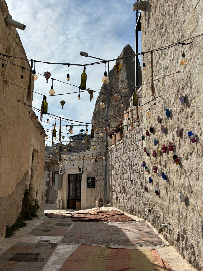 歌樂美 Göreme : 充滿地域風情小巷道