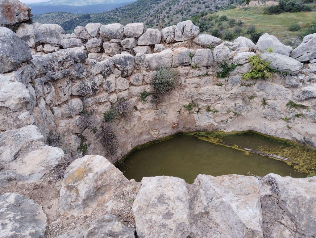 邁錫尼文明 Mycenae 的遺跡 : 阿伽門農遺蹟 蓄水池