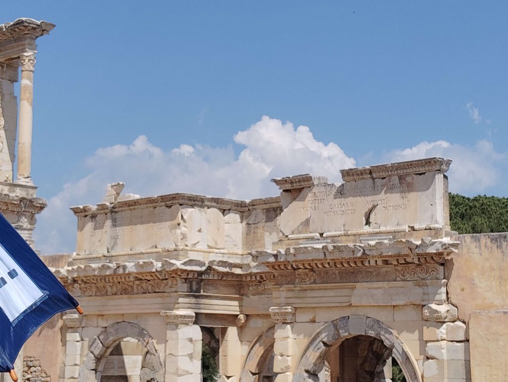 愛菲索斯 Ephesus : 哈德良神殿 Temple of Hadrian
