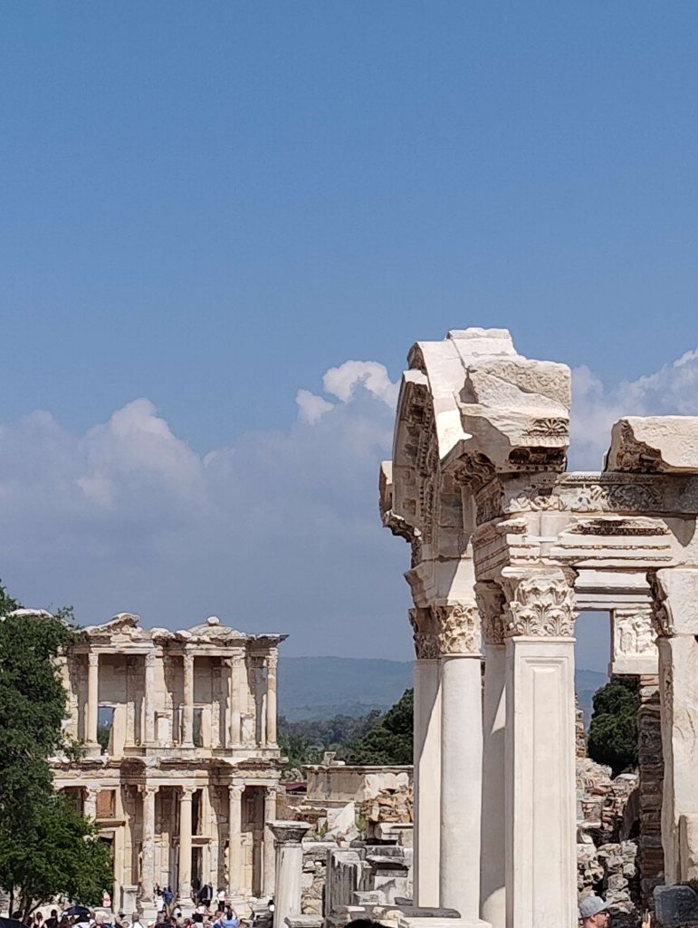 愛菲索斯 Ephesus : 哈德良神殿 Temple of Hadrian