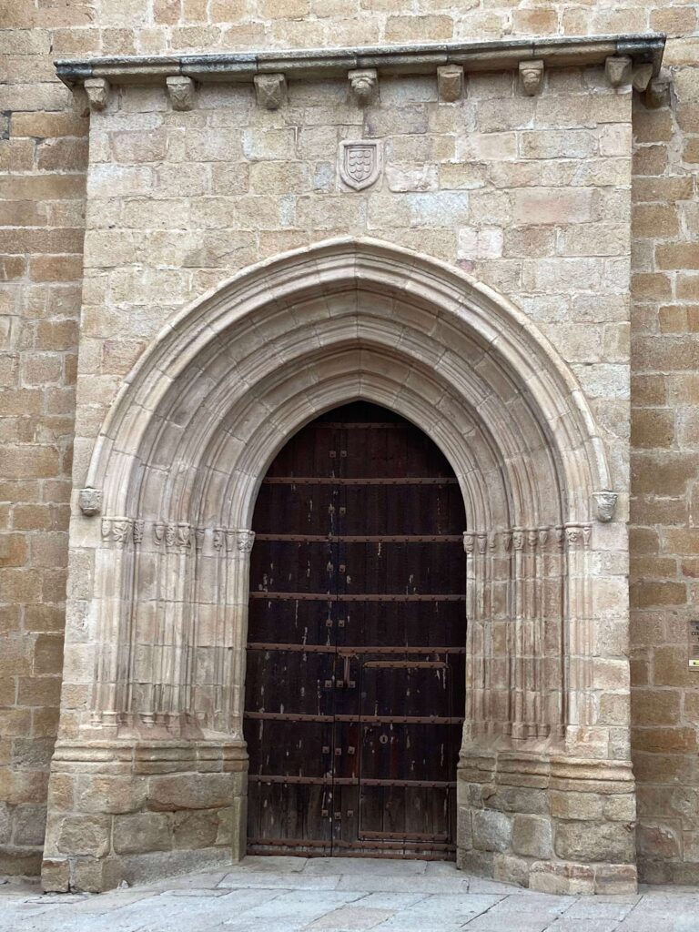卡塞雷斯 Cáceres 羅馬時代重要的通行地與軍事、運輸、商旅的必經之地