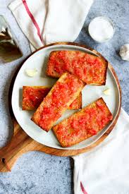 加泰隆尼亞式的番茄麵包配伊比利火腿 Pan con tomate + Jamón Ibérico : 麵包+塗抹熟透多汁的紅番茄