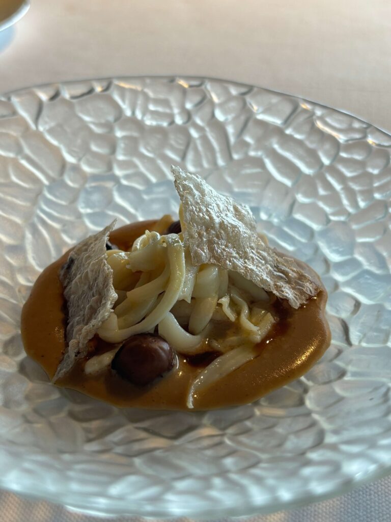 主餐也以海鮮、魚類、豆類爲主,變化多端。視覺、味覺完美搭配