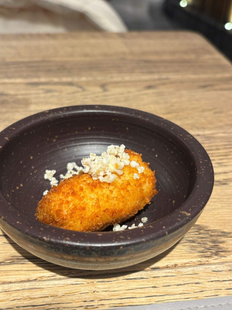Bambu 時尚 chic 吧枱式餐廳用餐
