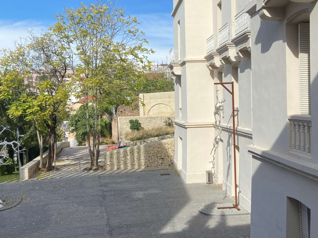 卡塞雷斯 Cáceres 西班牙重要的當代藝術展示空間 — Helga de Alvear 藝術中心