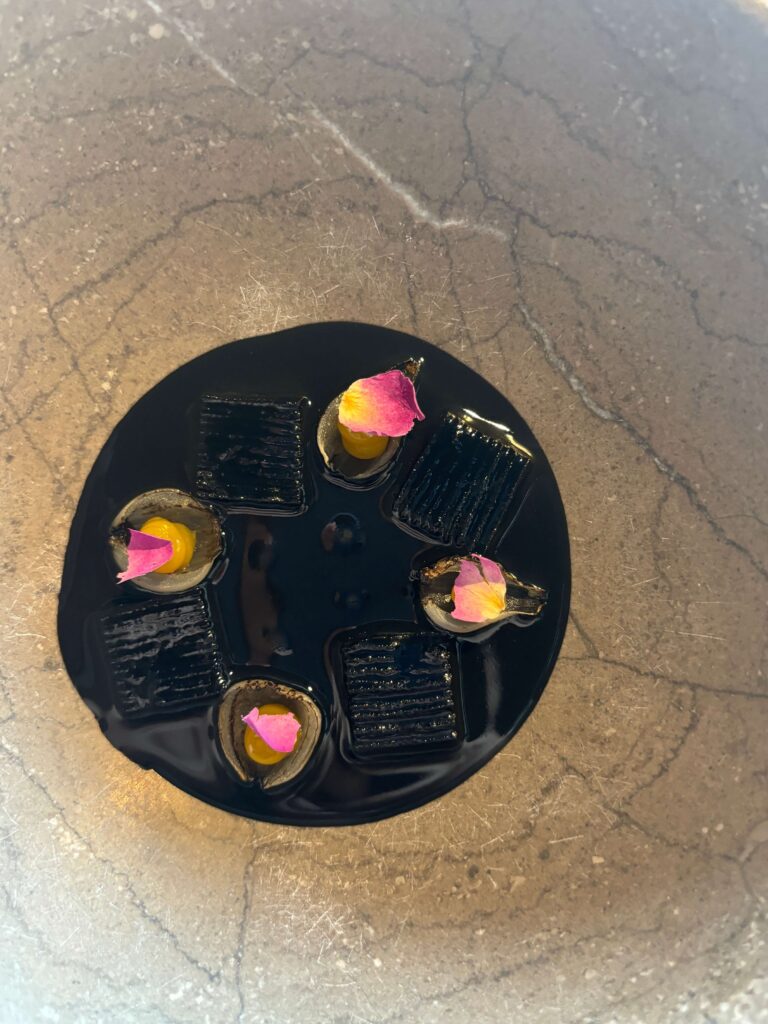 主餐也以海鮮、魚類、豆類爲主,變化多端。視覺、味覺完美搭配
